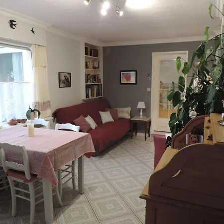 Semesterbostad Florivan Comfortable *